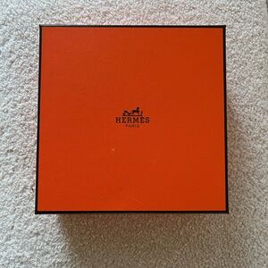 Hermès Signature Orange Box